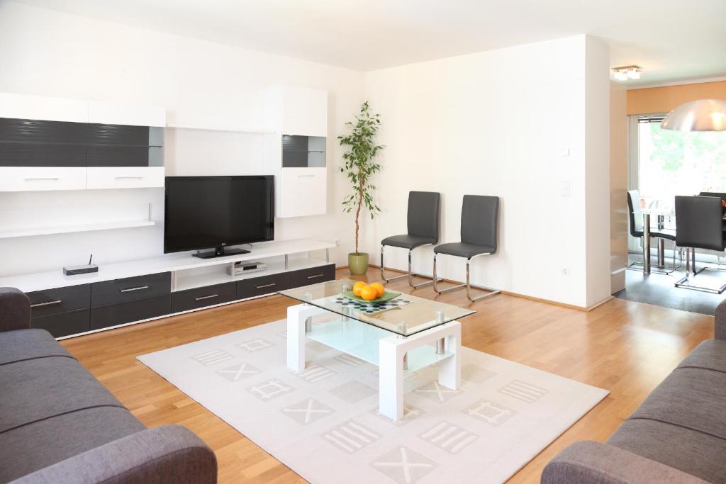 3 Rooms Sunny Apartments-Schoenbrunn, 100M2 With Balcony Viena Quarto foto