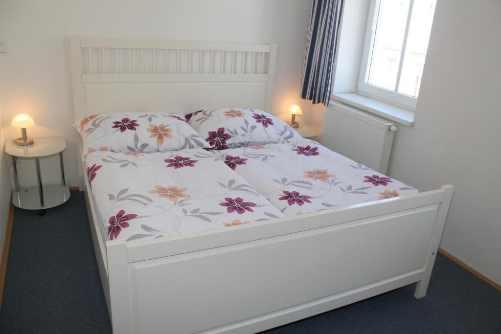 3 Rooms Sunny Apartments-Schoenbrunn, 100M2 With Balcony Viena Exterior foto